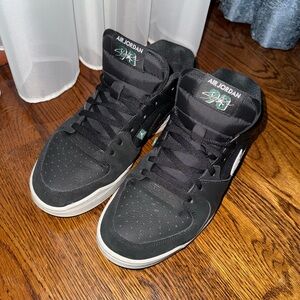 Jordan Men's Black Sneakers